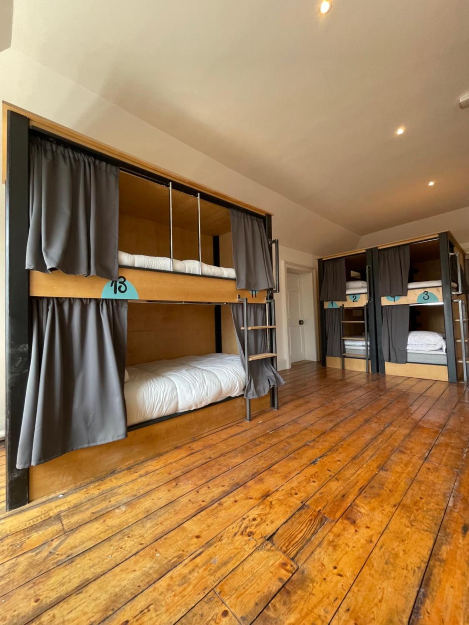 Leevin Hostel George Дъблин Екстериор снимка