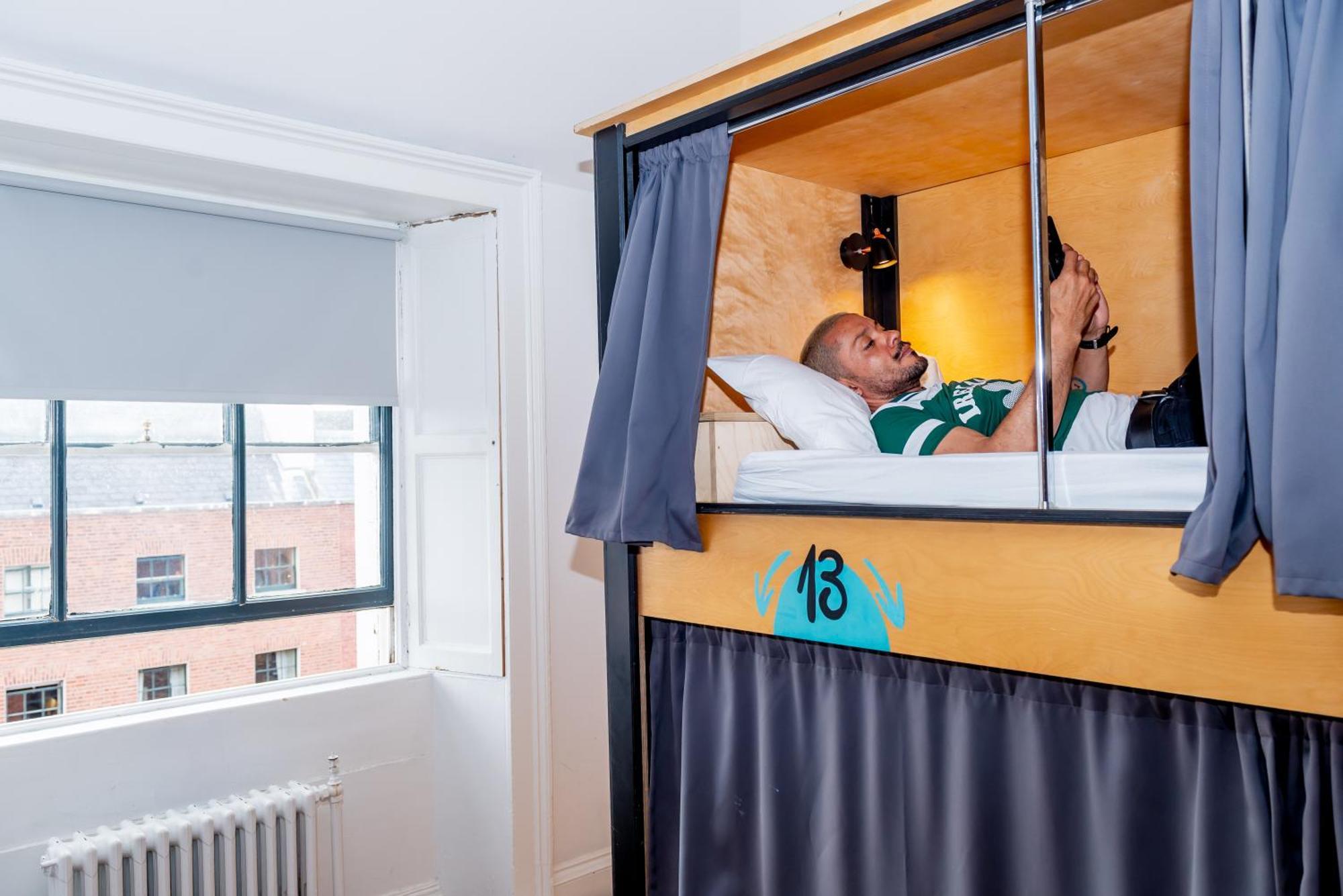 Leevin Hostel George Дъблин Екстериор снимка