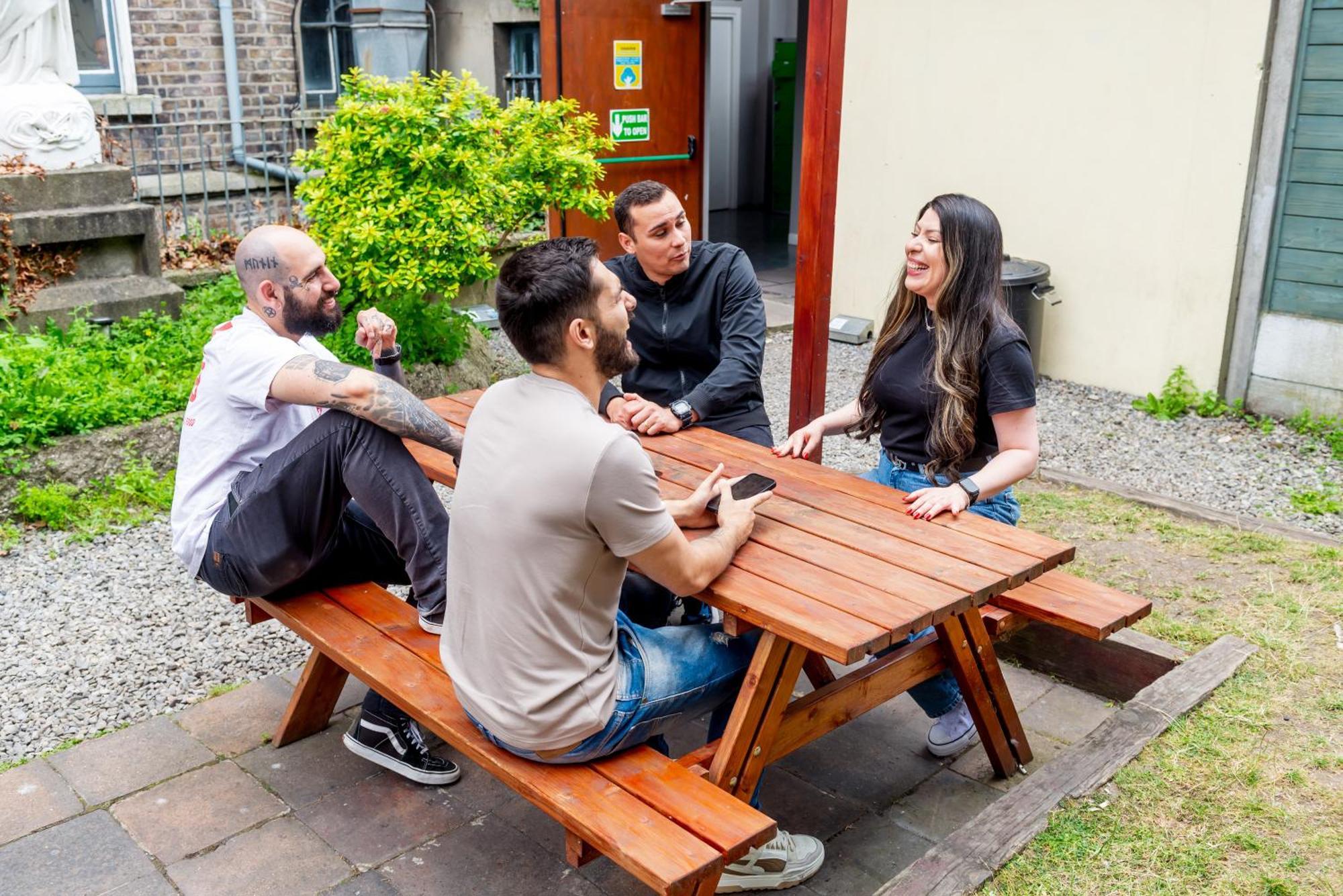 Leevin Hostel George Дъблин Екстериор снимка