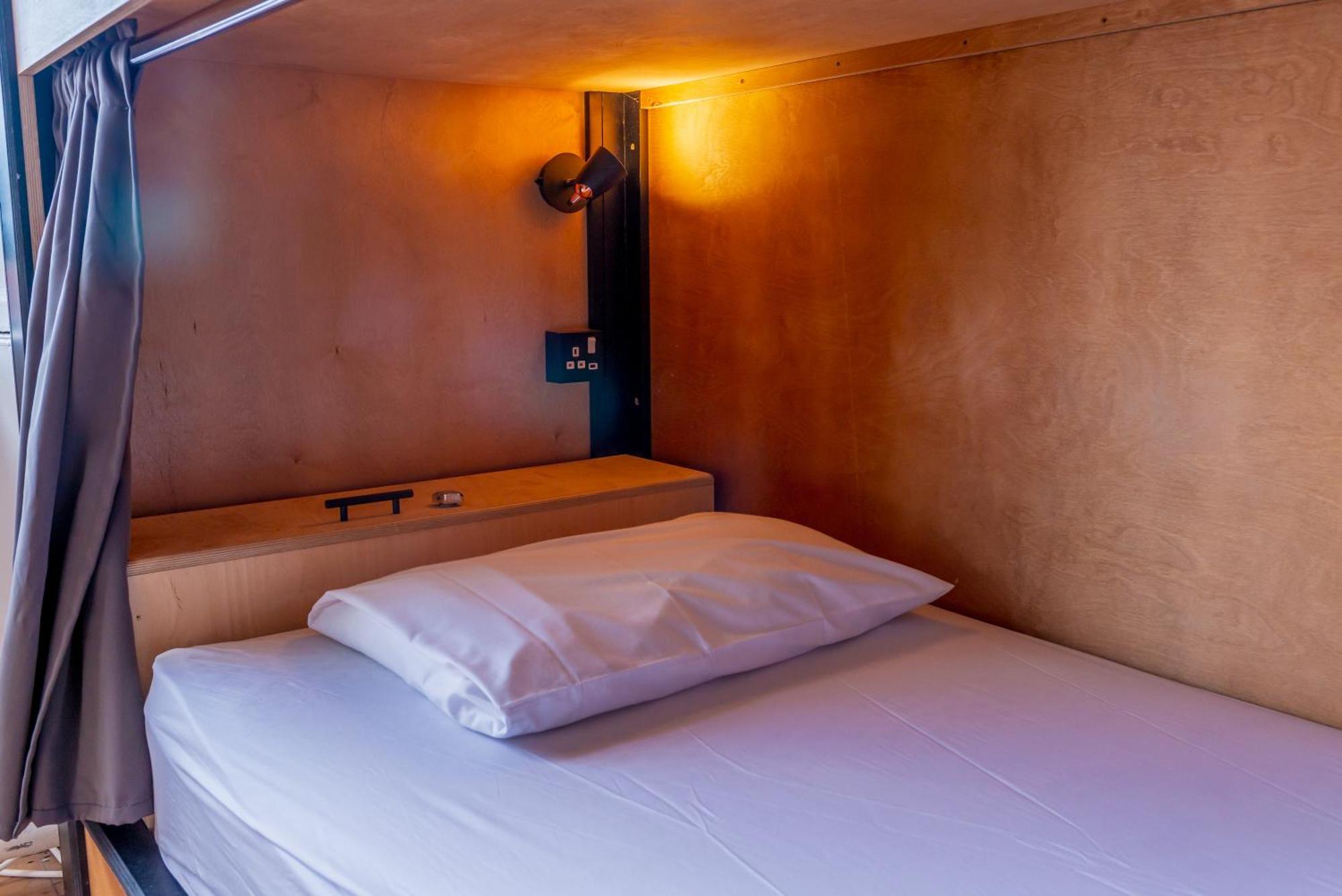 Leevin Hostel George Дъблин Екстериор снимка