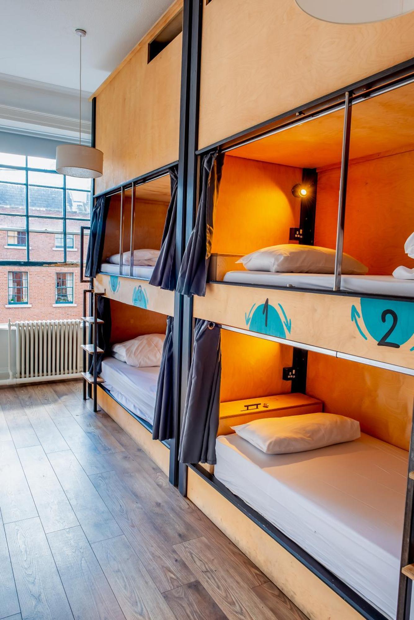 Leevin Hostel George Дъблин Екстериор снимка