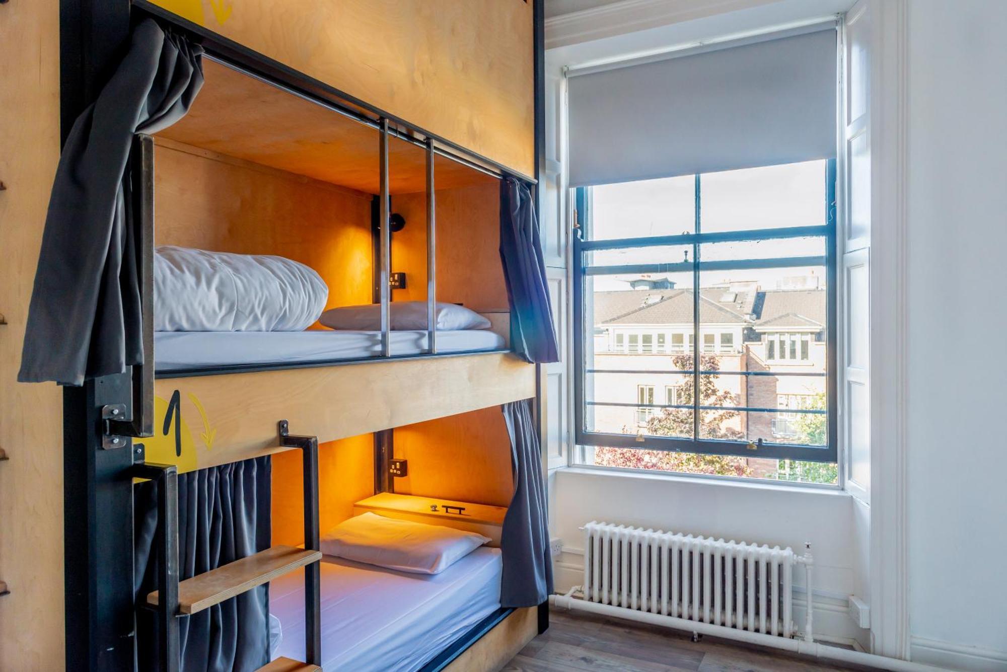 Leevin Hostel George Дъблин Екстериор снимка
