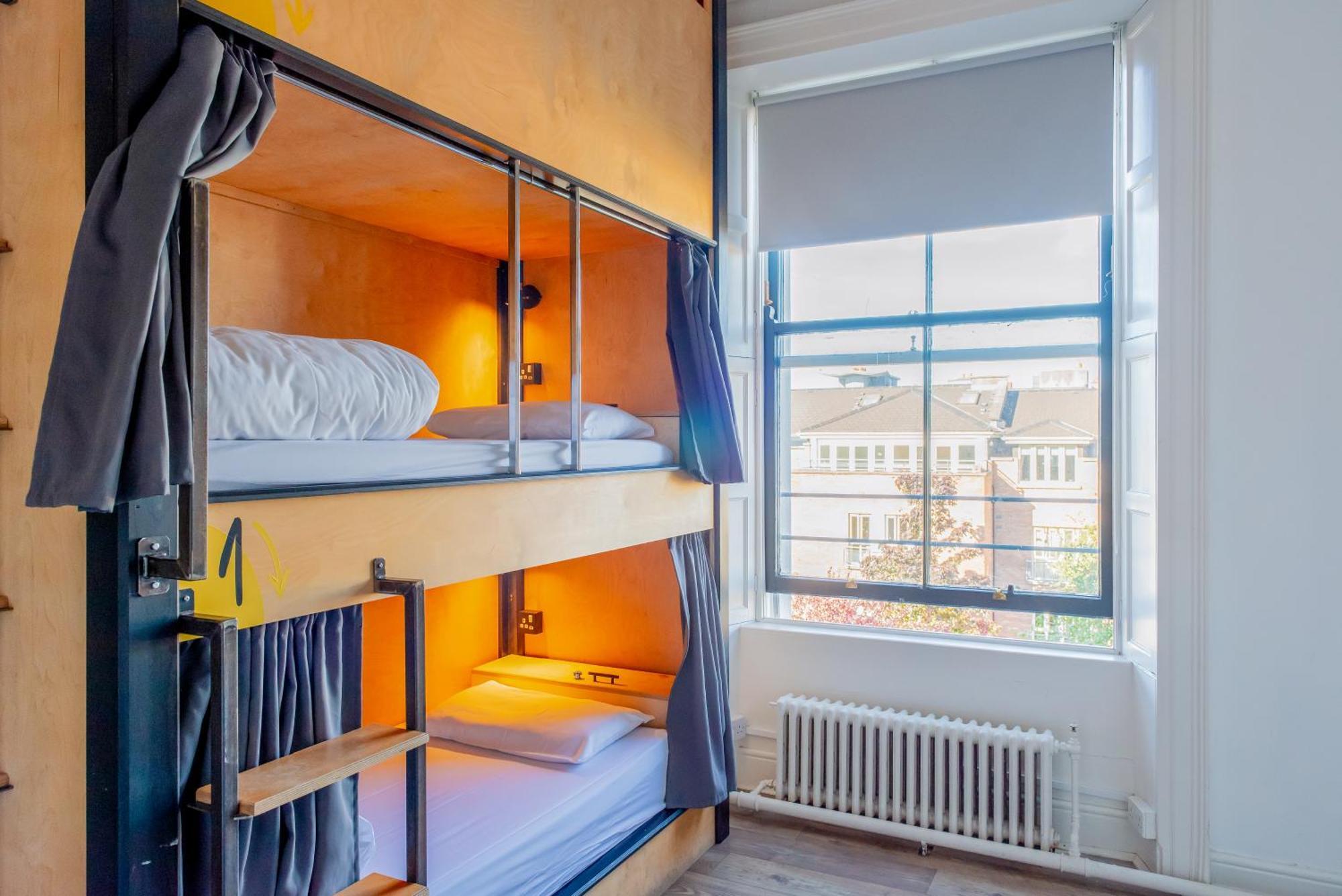 Leevin Hostel George Дъблин Екстериор снимка