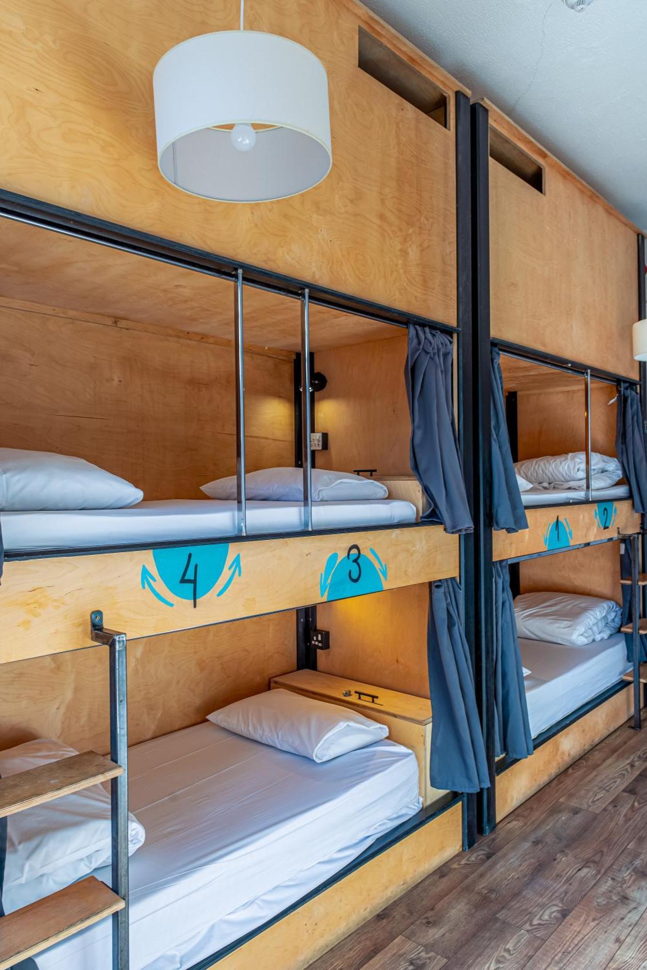 Leevin Hostel George Дъблин Екстериор снимка