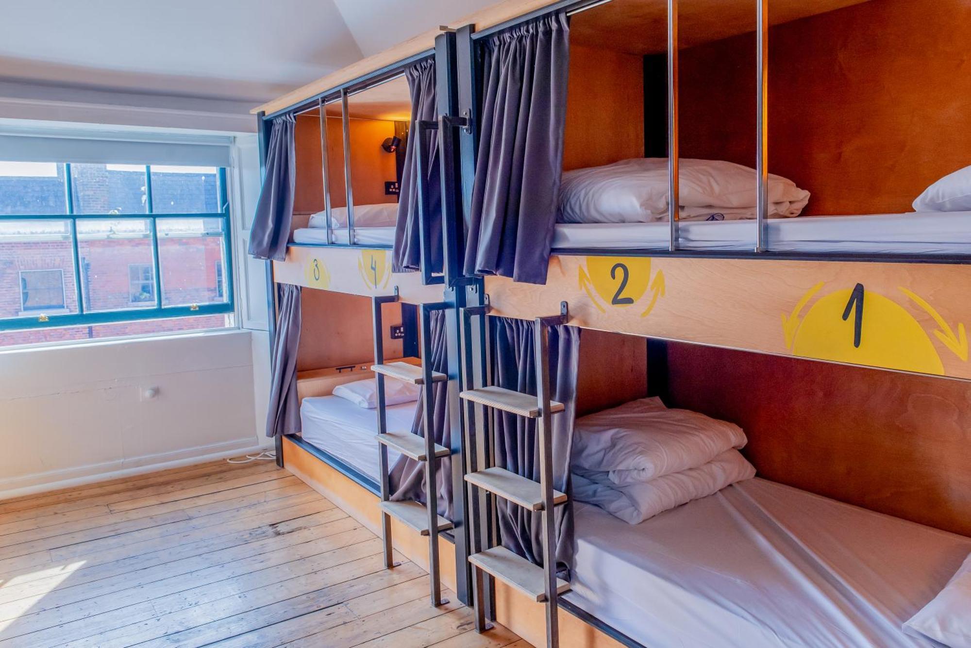 Leevin Hostel George Дъблин Екстериор снимка