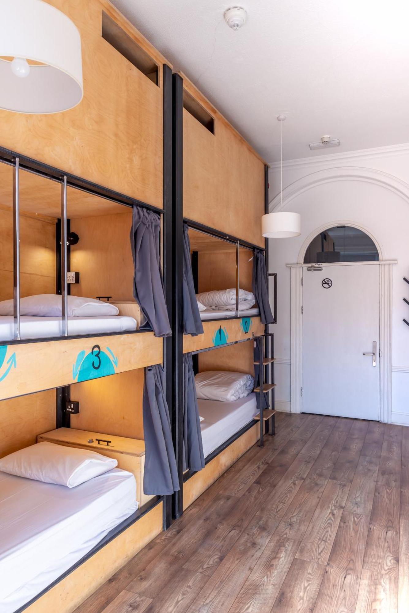 Leevin Hostel George Дъблин Екстериор снимка
